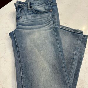 Buckle BKE Stella Light Wash Women's Crop Jeans - Classic Slim Fit 🩵